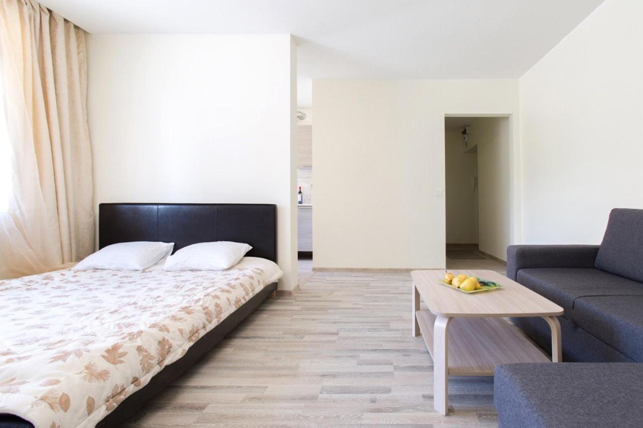 Sunny Apartment Near Bus Station タリン エクステリア 写真