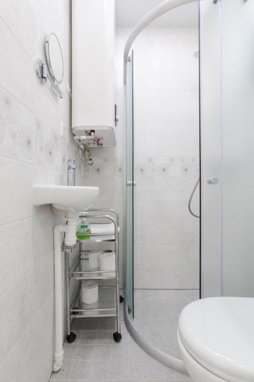 Sunny Apartment Near Bus Station タリン エクステリア 写真