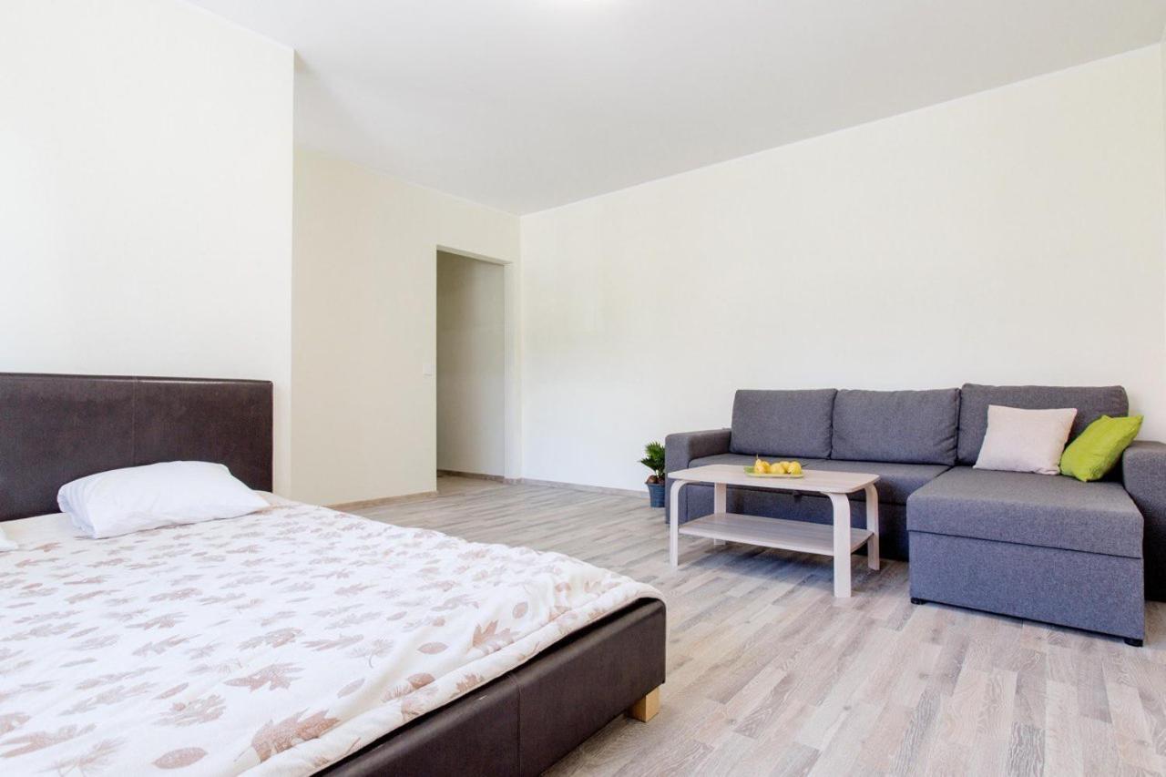 Sunny Apartment Near Bus Station タリン エクステリア 写真